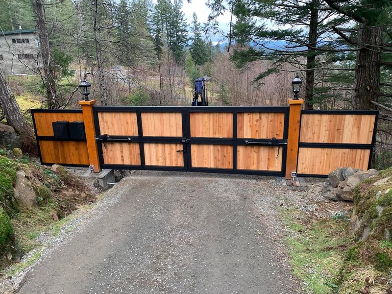 Custom Gate - Installed